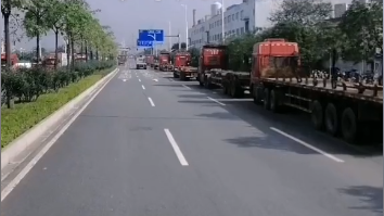 海运价格连跌23周，大量空箱堆积港口！集装箱物流司机提前回老家过年