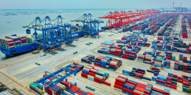 2023年北部湾港集装箱吞吐量802.2万标箱，连续7年两位数增长